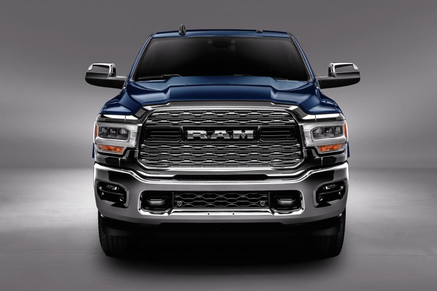  Ram 2500 Laramie Crew Cab (DJ) 2019 года  (LA) (фото 3 из 39)
